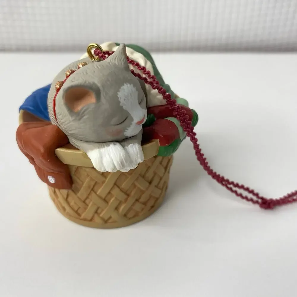 Hallmark Ornament 1998 Cat Naps 5th Final Series Sleeping Kitten Pet Parent Gift